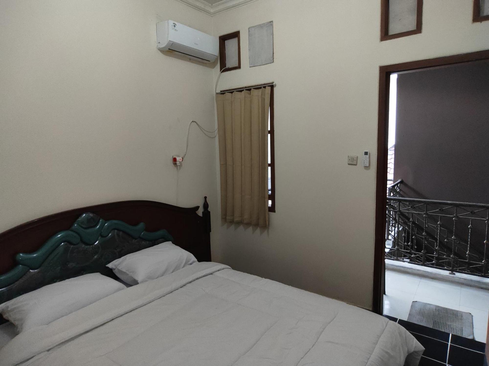 Tirto 27 Homestay Джок'якарта Номер фото