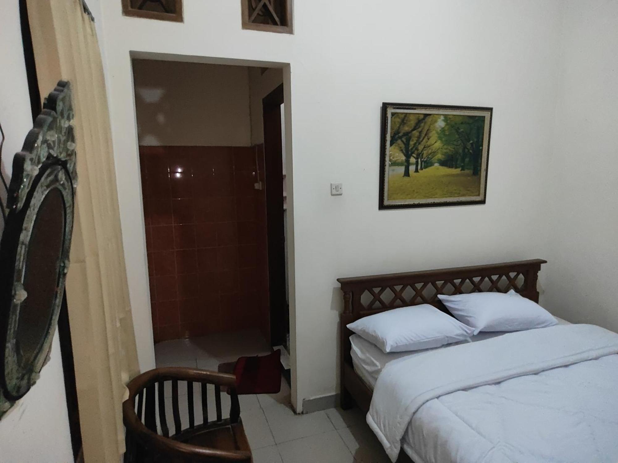 Tirto 27 Homestay Джок'якарта Екстер'єр фото