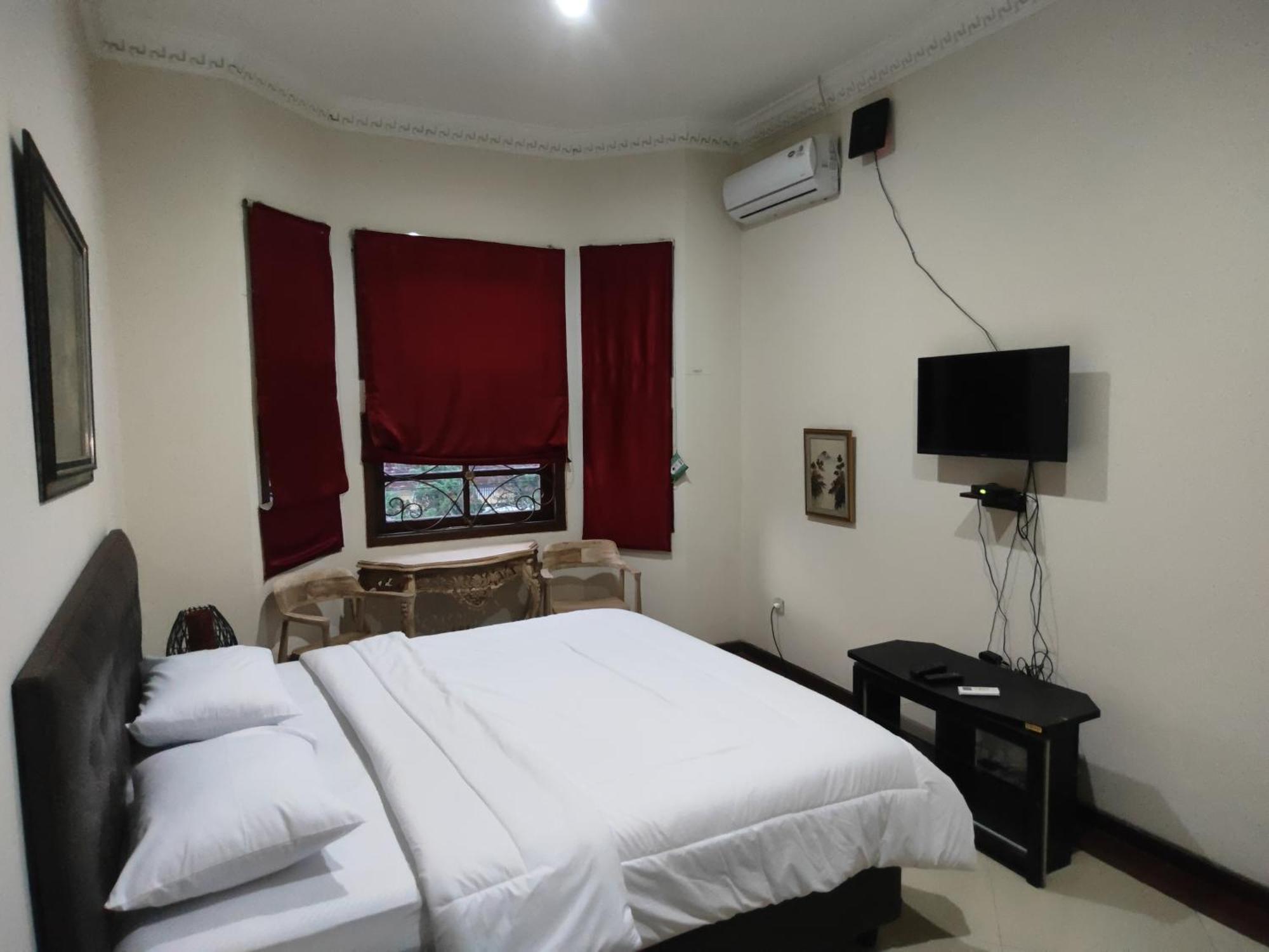 Tirto 27 Homestay Джок'якарта Екстер'єр фото