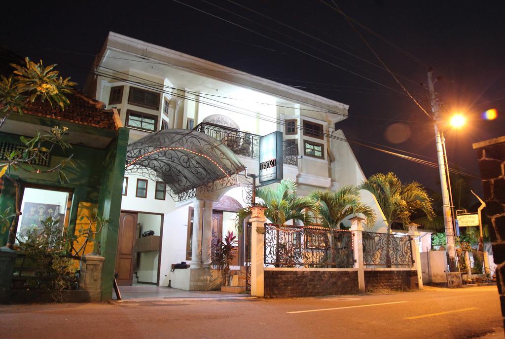 Tirto 27 Homestay Джок'якарта Екстер'єр фото